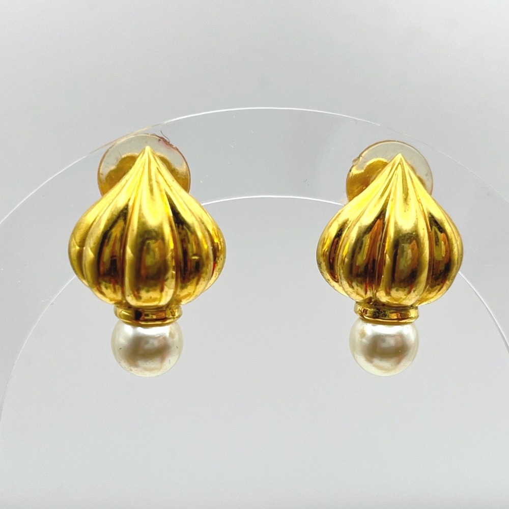 Vintage Nordstrom Gold Tone Ribbed Gourd Faux Pearl Clip On Earrings 1 Inch